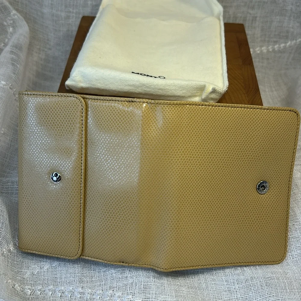 NWT MontBlanc glove leather with dust bag and box (damaged)